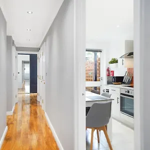 A Beautiful Stylish 2 Bedroom -city Of Apartment